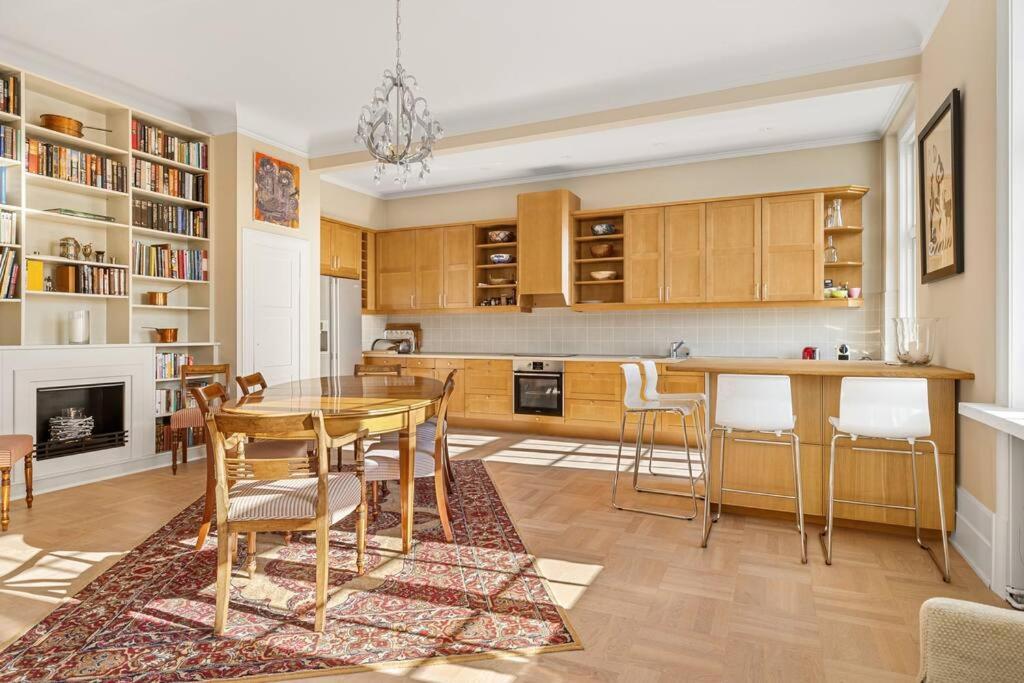 Dinbnb I 550m To Vigelands Park I 140sqm I Massage Bathtub Oslo